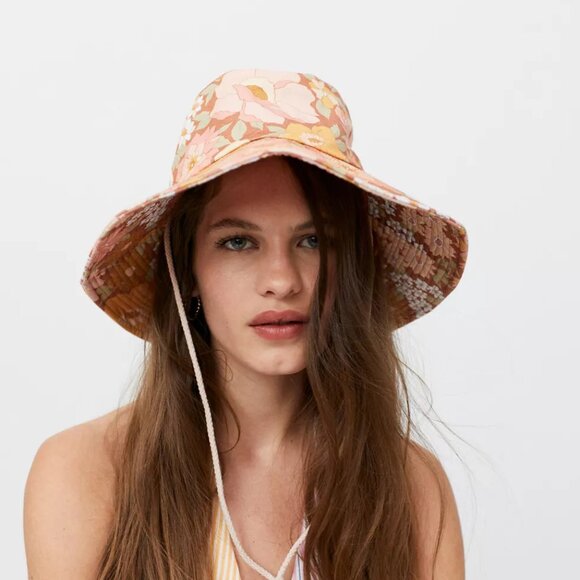 NBW Billabong x The Salty Blonde Far Out Oversized Bucket Hat - Picture 6 of 6
